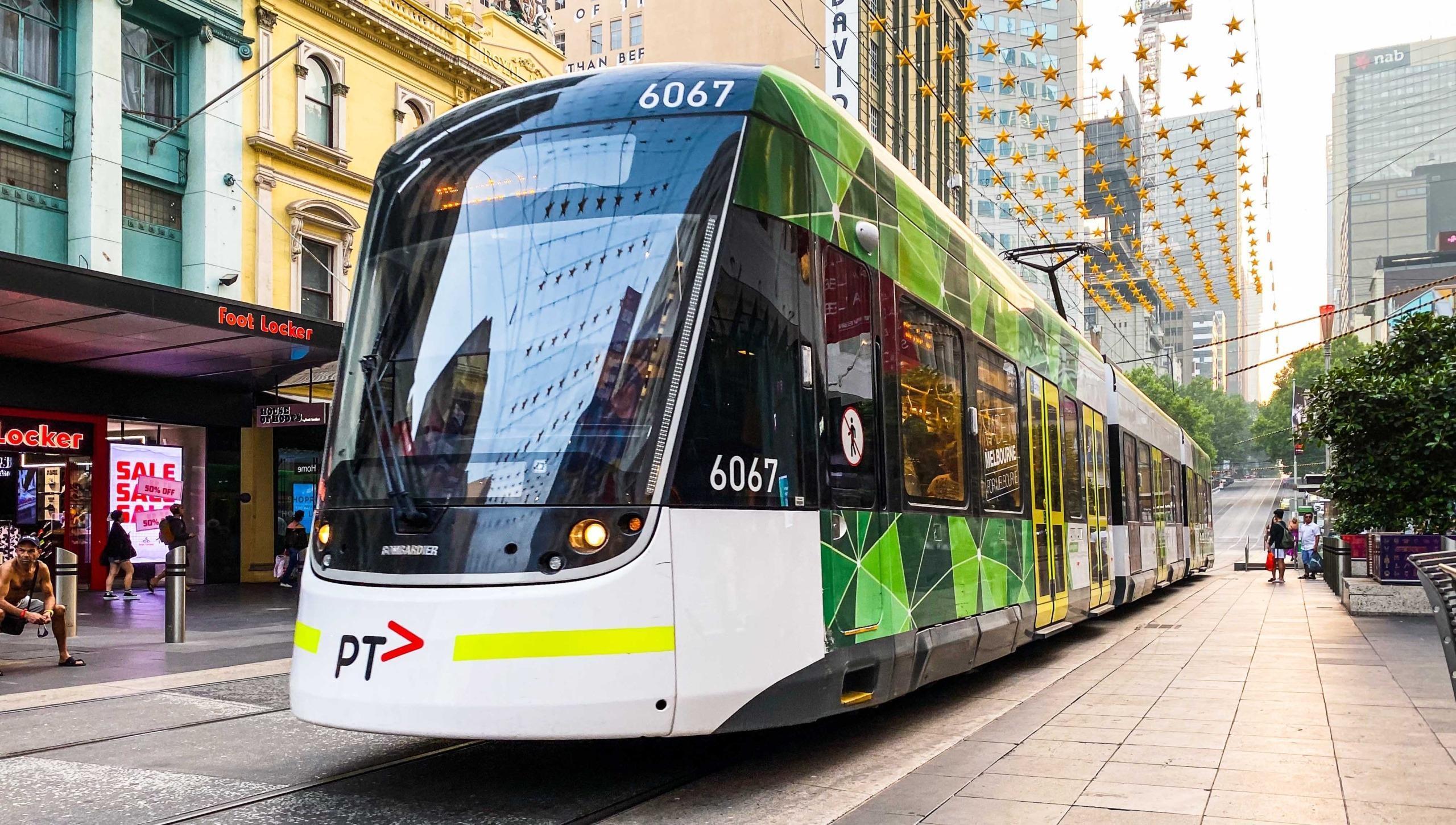 edbert-als-TEq0QIFdfmU-unsplash Melbourne tram